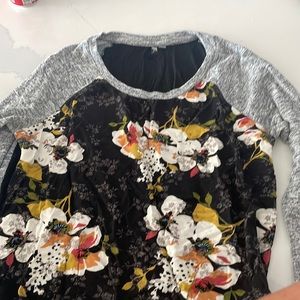 Women’s lightweight sweater